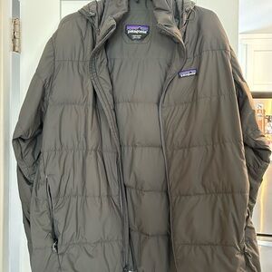 Patagonia Men’s Insulated Hooded Jacket - Olive